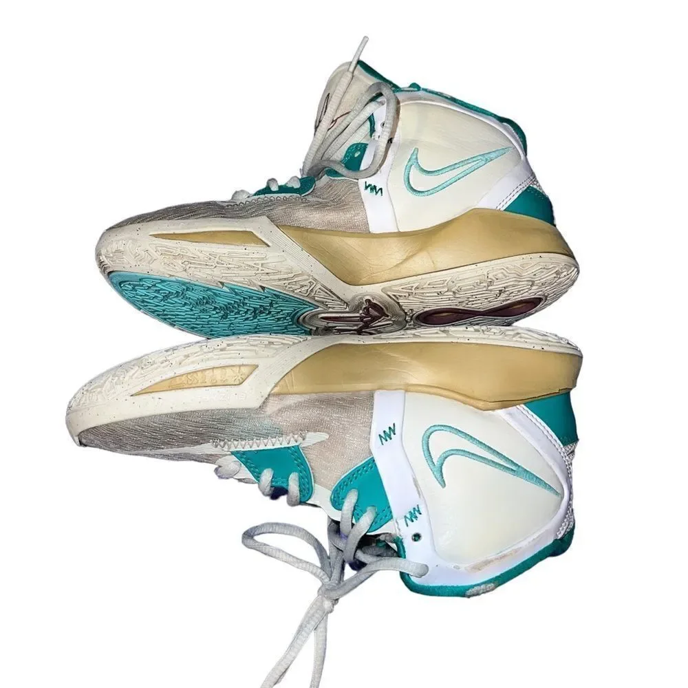 Nike Kyrie and Sue Bird Infinity Golden Tribute‎ sneakers youth size 4